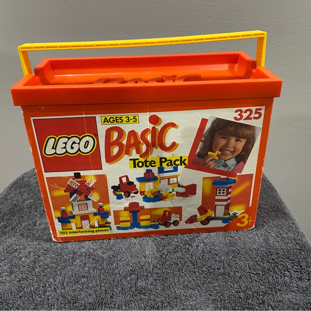 Vintage Lego tote and Lego piece lot from 1990’s - Picture 2 of 15